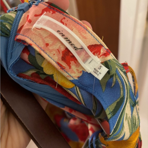 Inmod floral silky dress - Picture 3 of 4